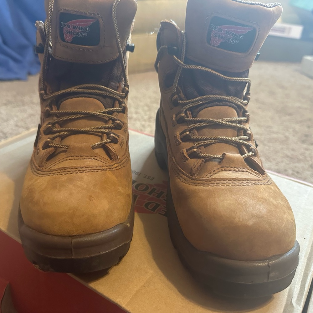 Women’s red wing work boots